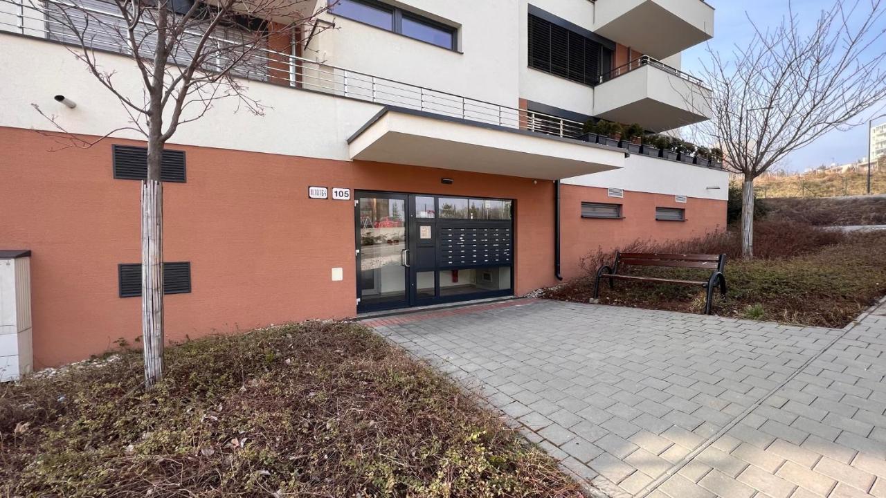 Air-Conditioned, 2 Room Apartment With Balcony, New Building Raca Bratislava Ngoại thất bức ảnh